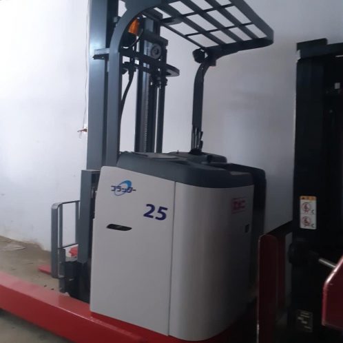 XE NÂNG ĐIỆN NICHIYU 2.5 TẤN, KHUNG 4M