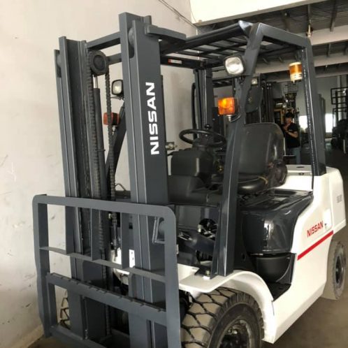 XE NÂNG DẦU NISSAN 2.5 TẤN, KHUNG 3M