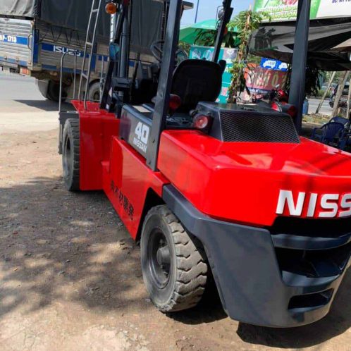 Xe nâng dầu nissan