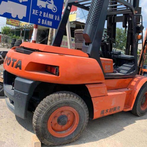 Xe nâng dầu toyota