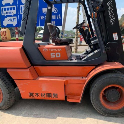 Xe nâng dầu toyota