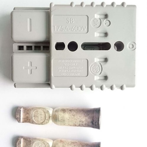 Giác cấm sạc aderson