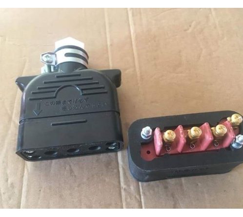 Giắc cắm sạc xe nâng điện