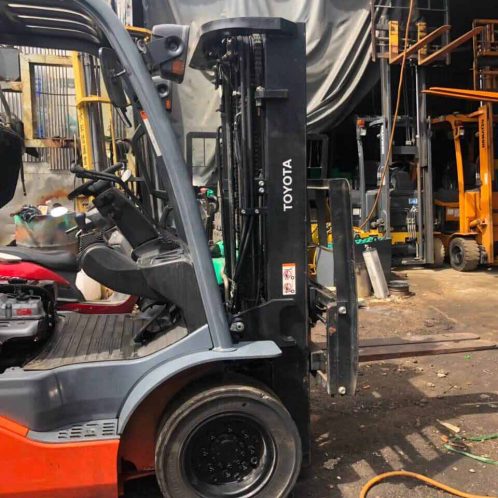 Xe nâng dầu toyota