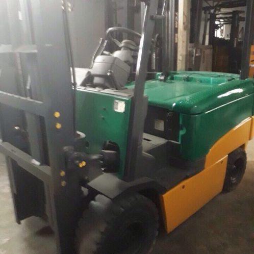 XE DẦU KOMATSU 2 TẤN, KHUNG CAO 3M