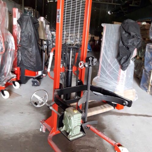 XE NÂNG TAY KẸP PHUY