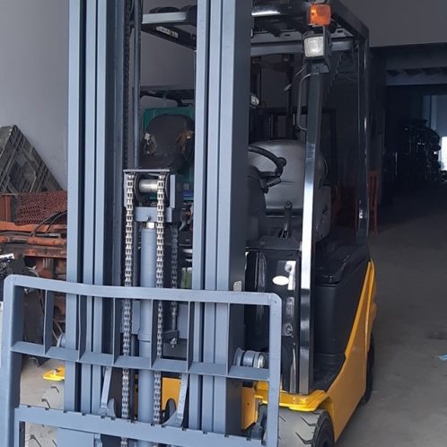 XE NÂNG ĐIỆN KOMATSU 2.0 TẤN , KHUNG 4.5 MÉT