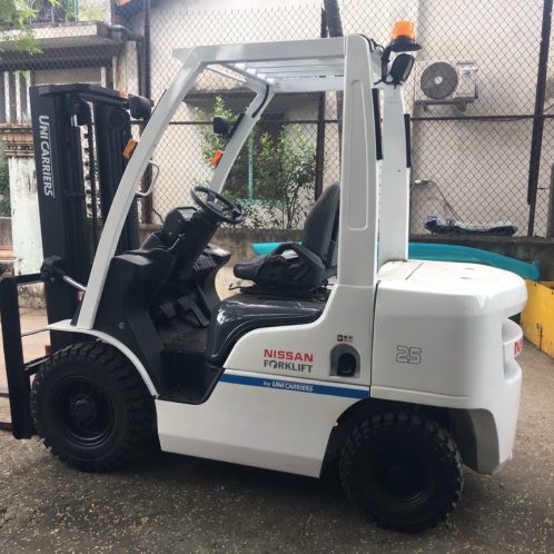 XE NÂNG DẦU NISSAN 2.5 TẤN