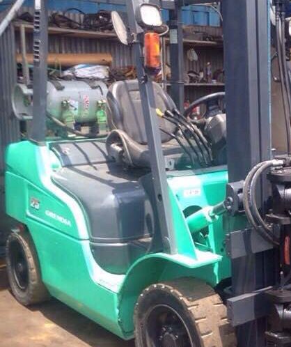 XE NÂNG XĂNG (GA) MITSUBISHI 2.5 TẤN, KHUNG 3 MÉT