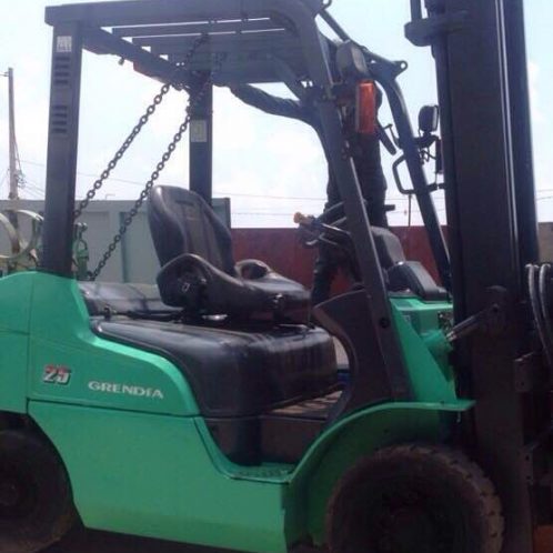 XE NÂNG XĂNG (GA) MITSUBISHI 2.5 TẤN, KHUNG 3 MÉT