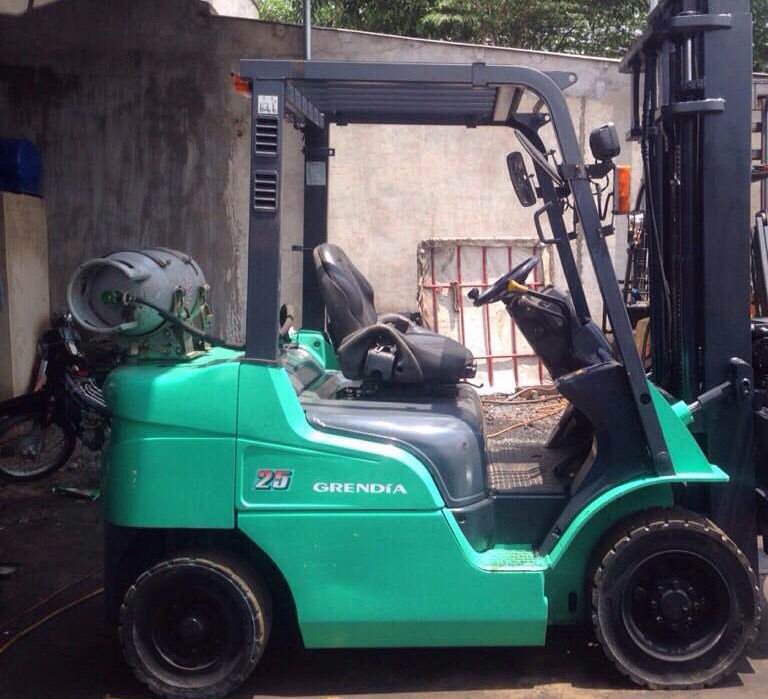 XE NÂNG XĂNG (GA) MITSUBISHI 2.5 TẤN, KHUNG 3 MÉT