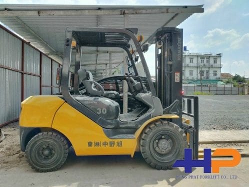 XE NÂNG DẦU KOMATSU 3 TẤN